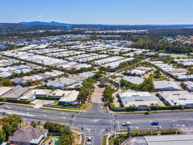 202/299 Napper Road, Arundel QLD 4214