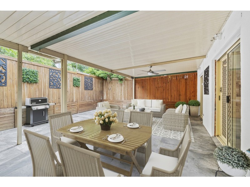 2/151 Pappas Way, Carrara QLD 4211