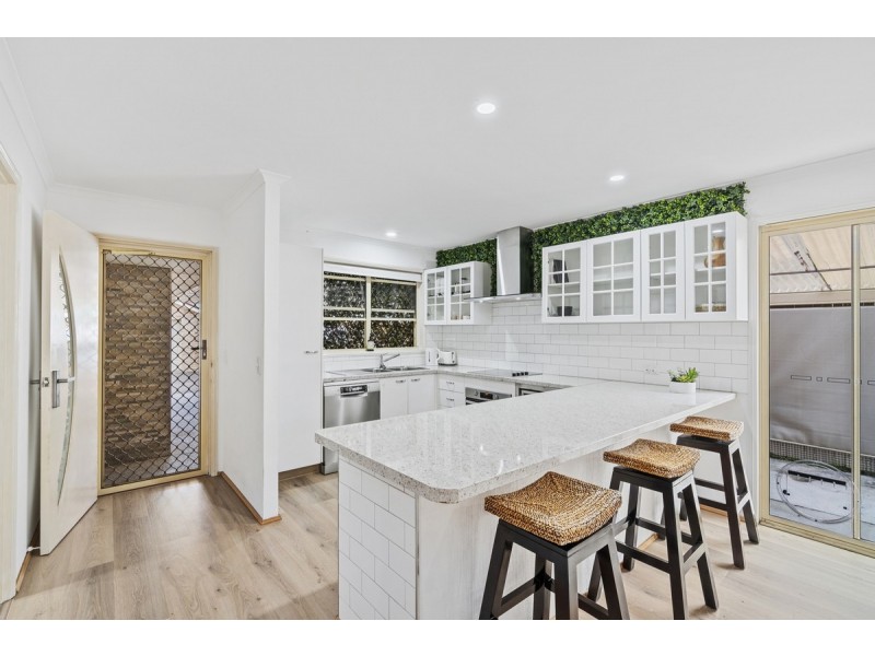 2/151 Pappas Way, Carrara QLD 4211