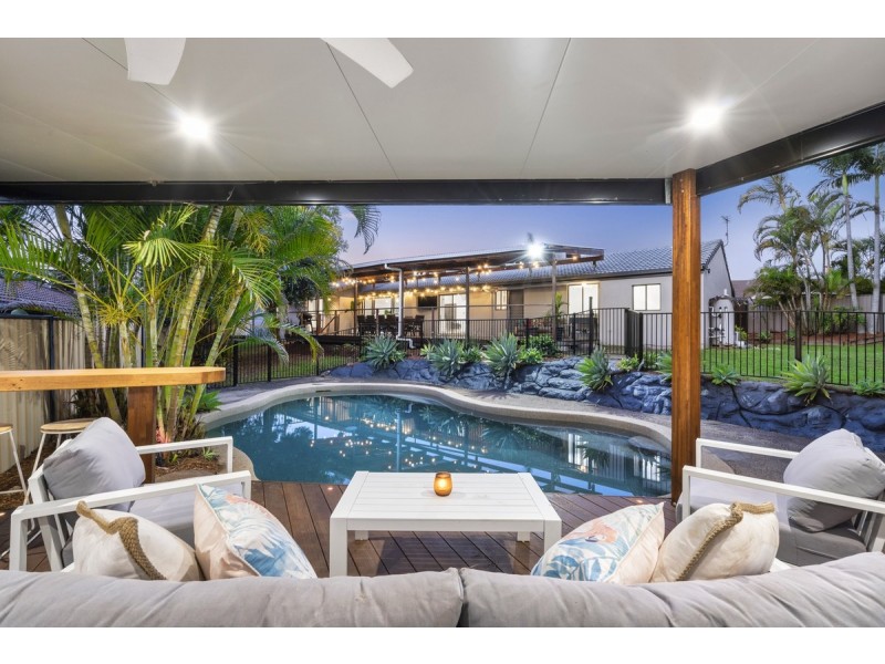 22 Whitian Drive, Carrara QLD 4211