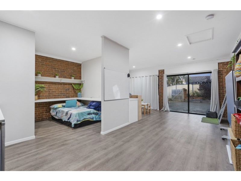 22 Whitian Drive, Carrara QLD 4211