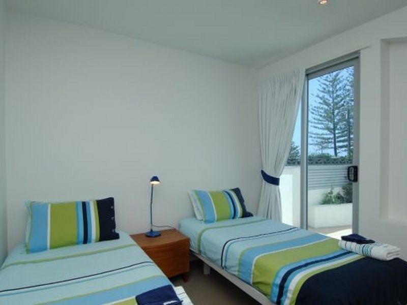 1/112 The Esplanade, Burleigh Heads QLD 4220