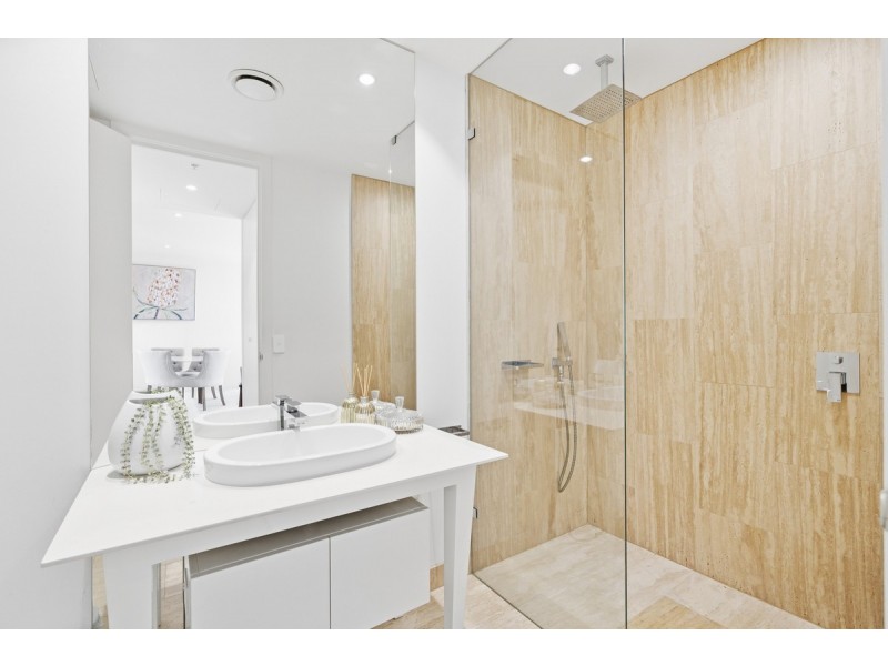 407W/1 Marina Drive, Benowa QLD 4217