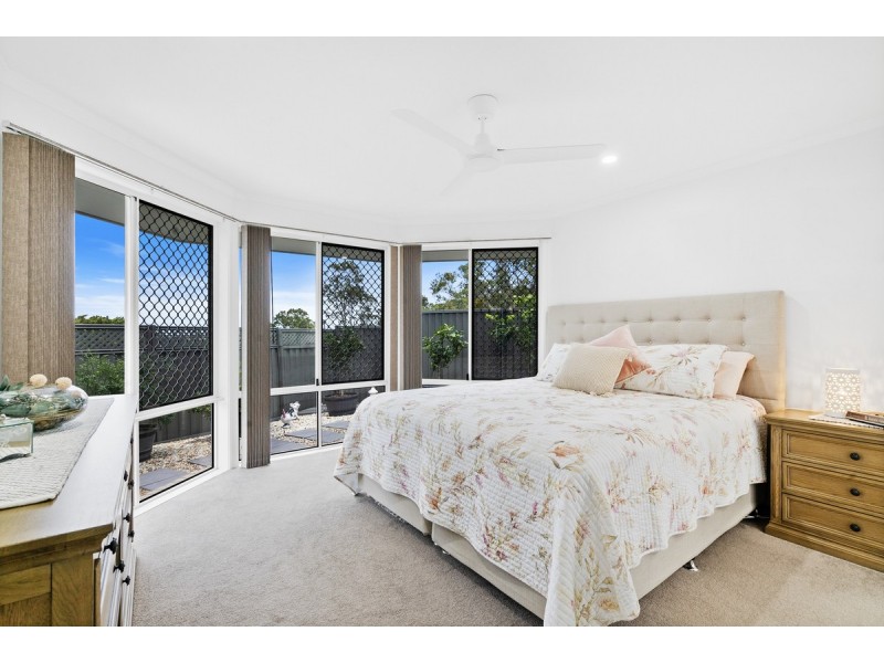 9 Hampshire Close, Highland Park QLD 4211