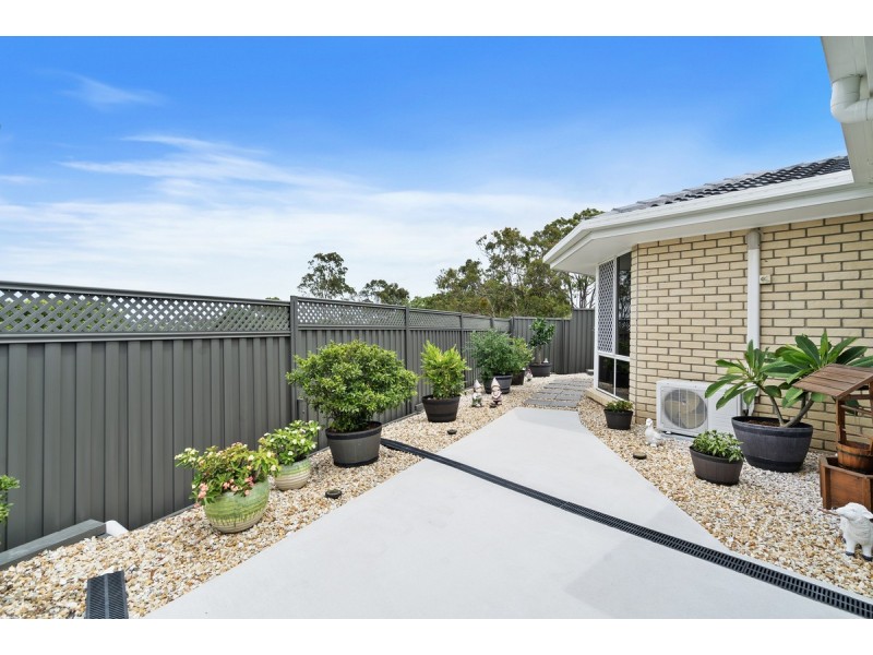 9 Hampshire Close, Highland Park QLD 4211