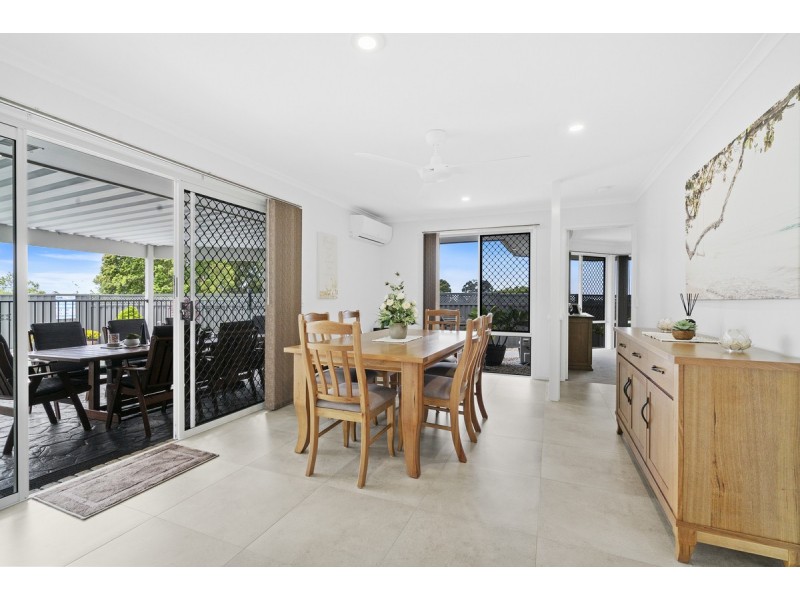 9 Hampshire Close, Highland Park QLD 4211