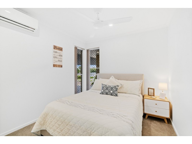 9 Hampshire Close, Highland Park QLD 4211