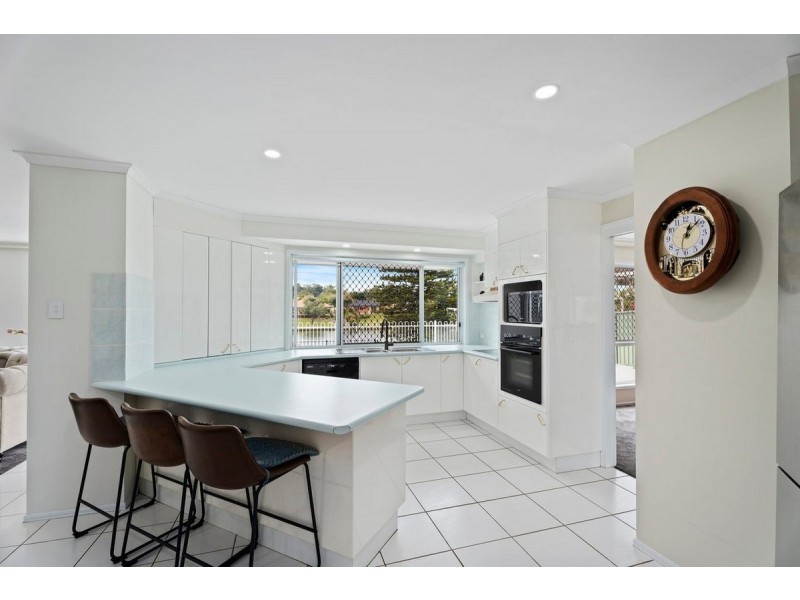 59 Cabana Boulevard, Benowa QLD 4217