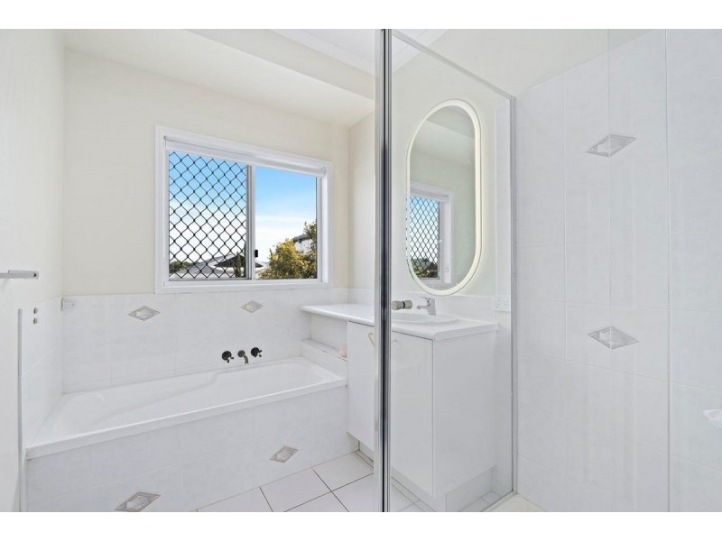 59 Cabana Boulevard, Benowa QLD 4217