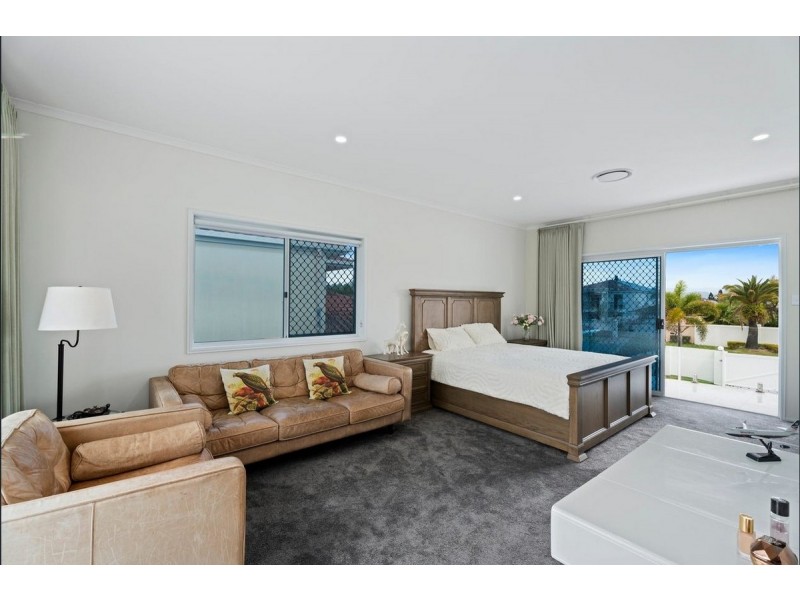 59 Cabana Boulevard, Benowa QLD 4217