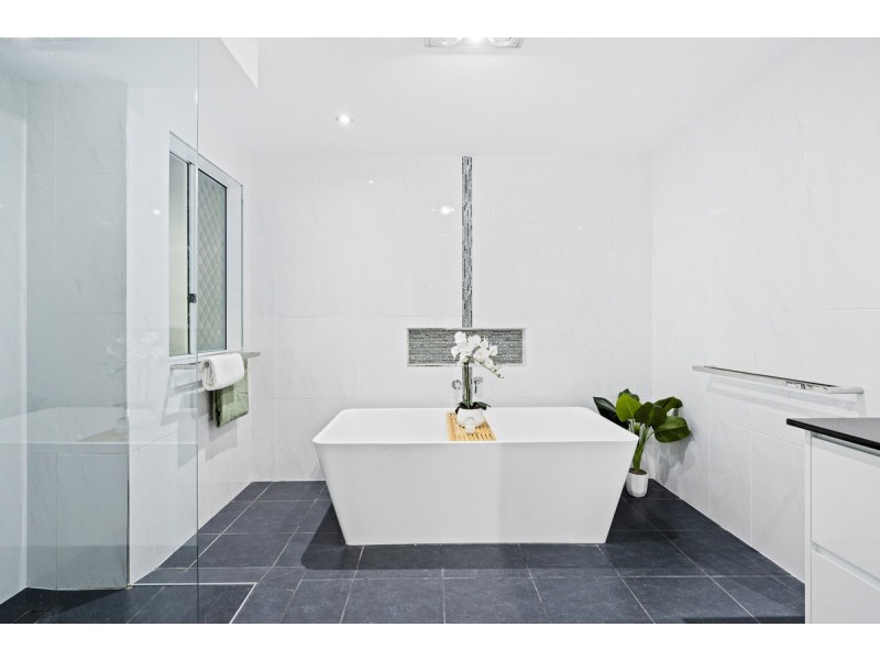 38 Eastern Court, Helensvale QLD 4212