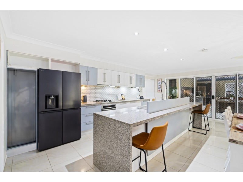 38 Eastern Court, Helensvale QLD 4212