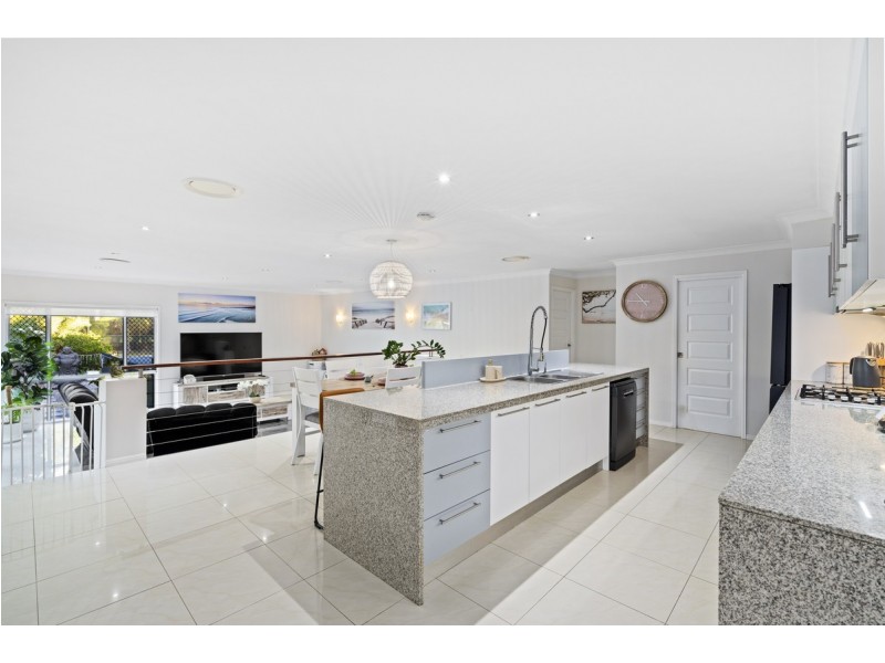 38 Eastern Court, Helensvale QLD 4212