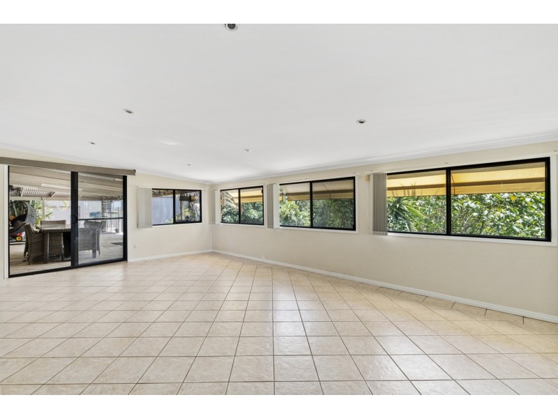 10 Narrabri Court, Gaven QLD 4211