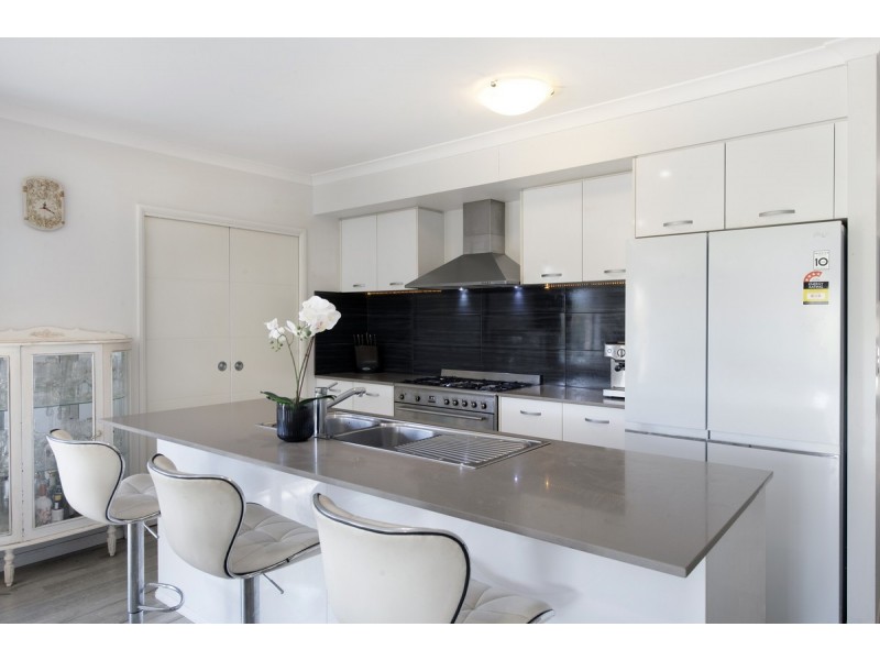 63 Acacia Court, Beechmont QLD 4211