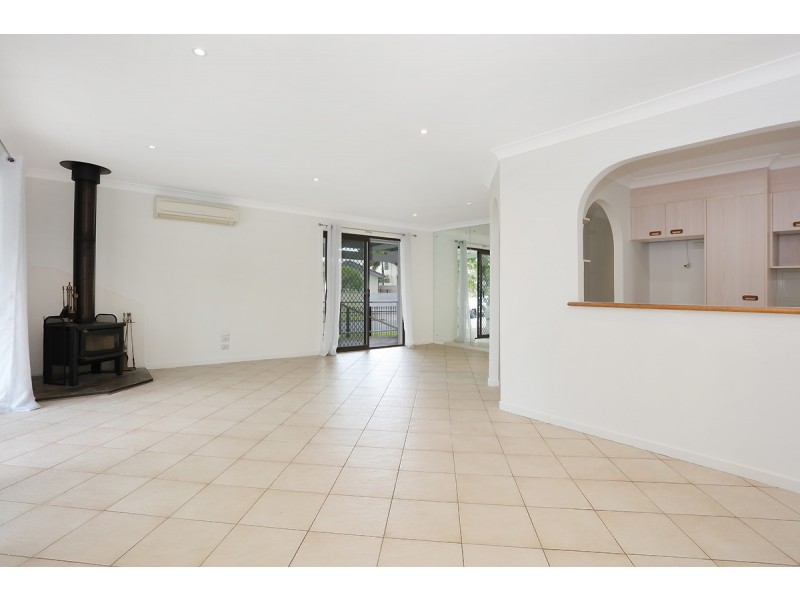 5A Garden Grove, Carrara QLD 4211