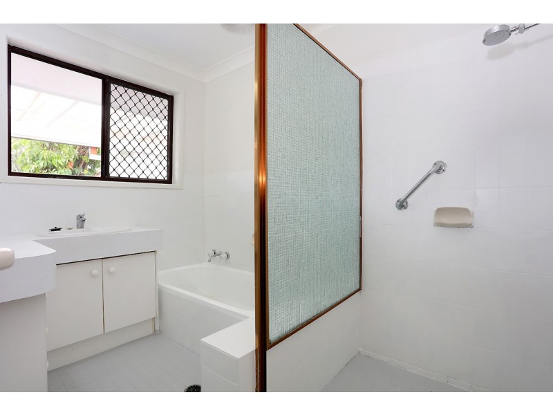 5A Garden Grove, Carrara QLD 4211