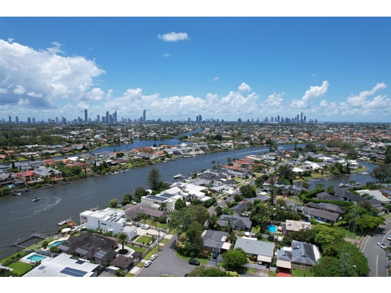 5A Garden Grove, Carrara QLD 4211