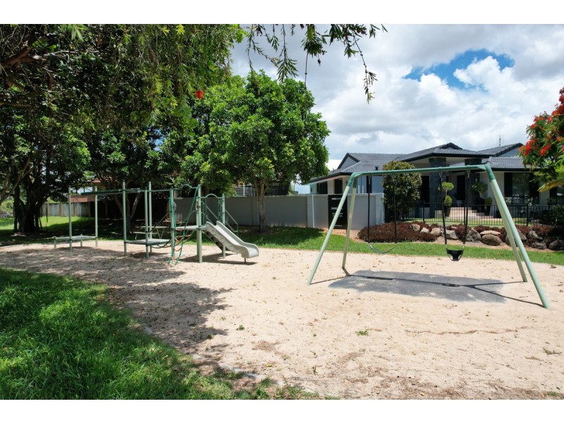 5A Garden Grove, Carrara QLD 4211
