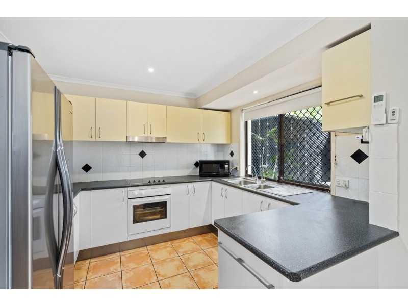 86 Alexander Drive, Highland Park QLD 4211