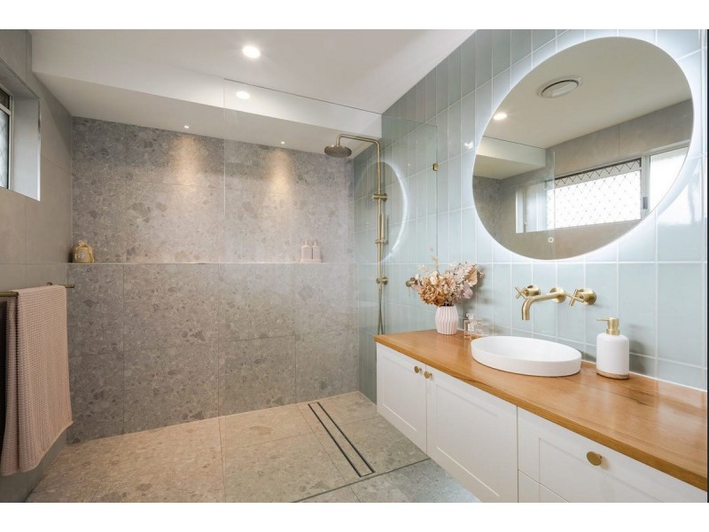 61 Hickey Way, Carrara QLD 4211