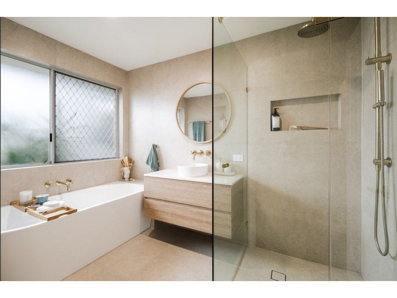 61 Hickey Way, Carrara QLD 4211