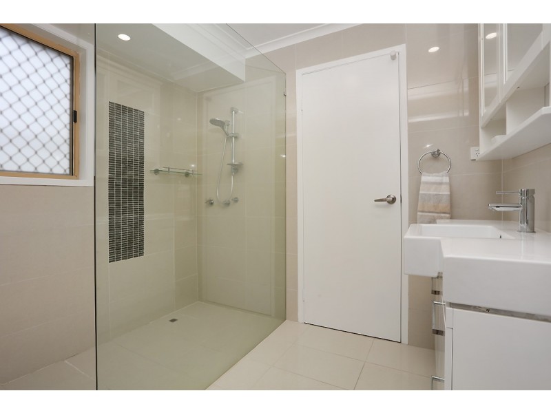 2 Marimar Place, Highland Park QLD 4211