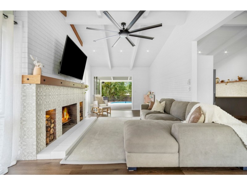 23 Minugh Court, Carrara QLD 4211