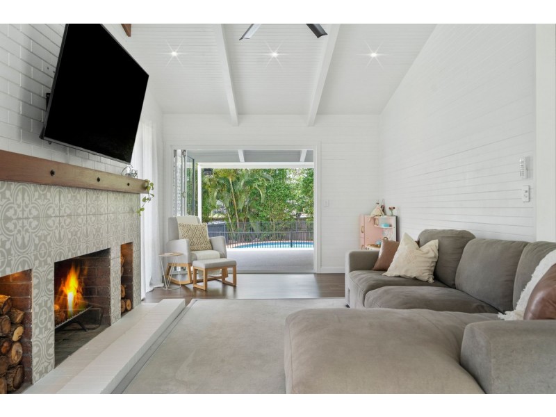 23 Minugh Court, Carrara QLD 4211