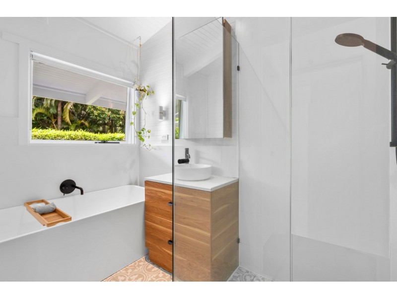 23 Minugh Court, Carrara QLD 4211