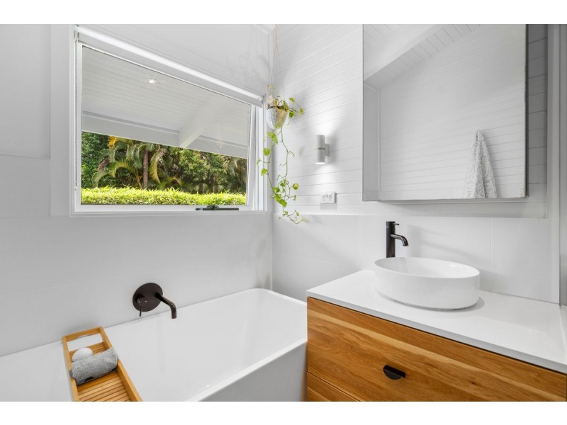 23 Minugh Court, Carrara QLD 4211