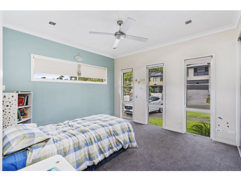 9 Chevron Rise, Highland Park QLD 4211