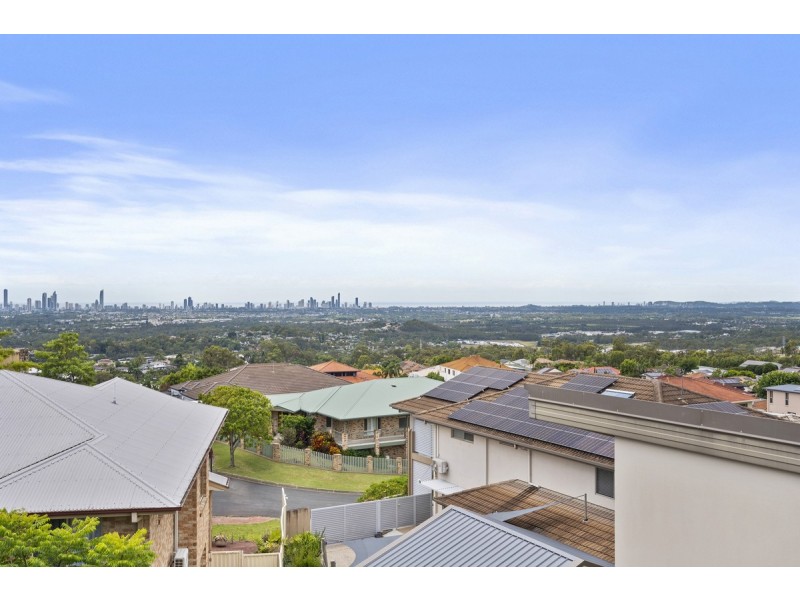 9 Chevron Rise, Highland Park QLD 4211