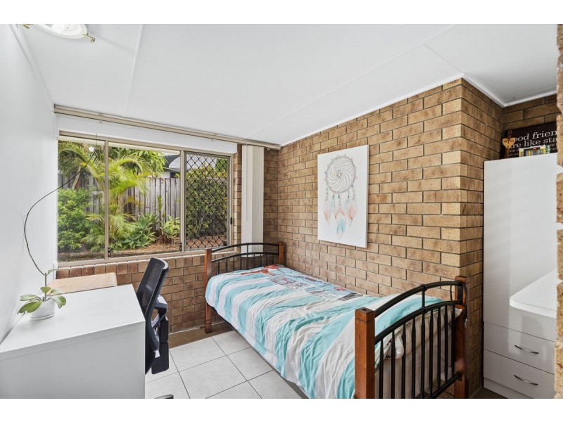 2/1 Wirth Terrace, Highland Park QLD 4211