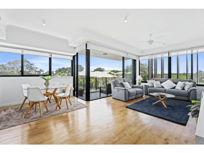 206/112 Palm Meadows Drive, Carrara QLD 4211