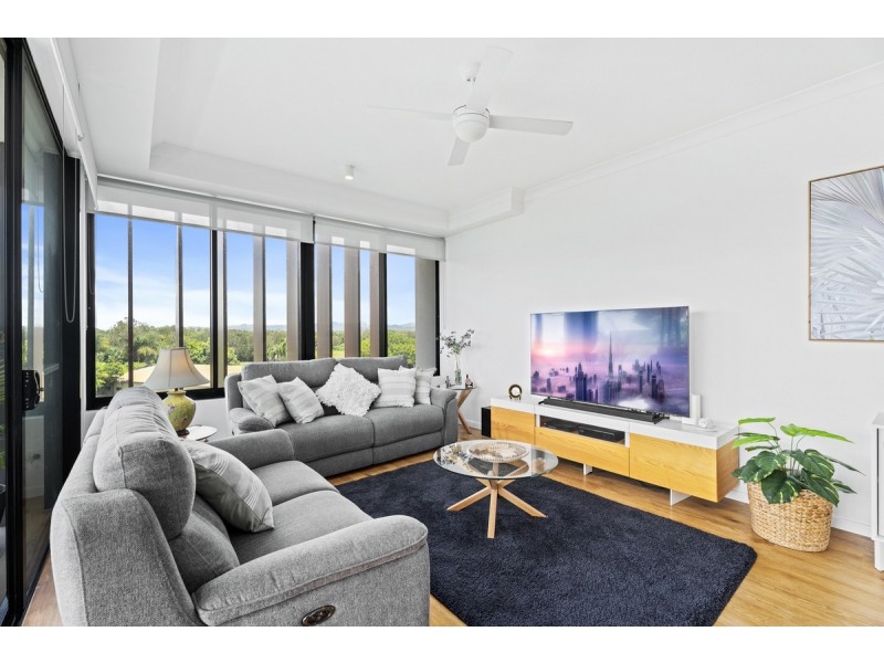 206/112 Palm Meadows Drive, Carrara QLD 4211