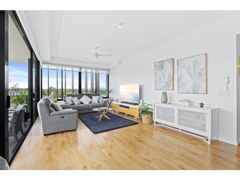 206/112 Palm Meadows Drive, Carrara QLD 4211