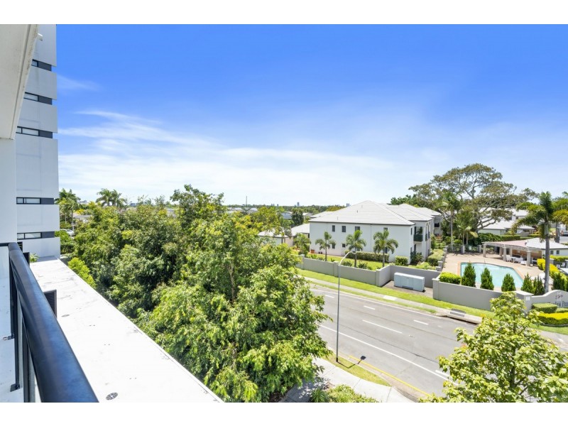 206/112 Palm Meadows Drive, Carrara QLD 4211