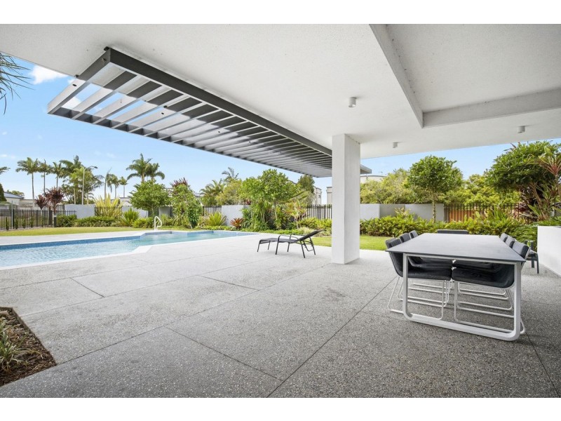 206/112 Palm Meadows Drive, Carrara QLD 4211