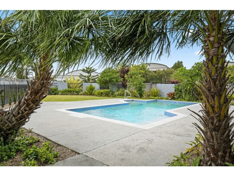 206/112 Palm Meadows Drive, Carrara QLD 4211