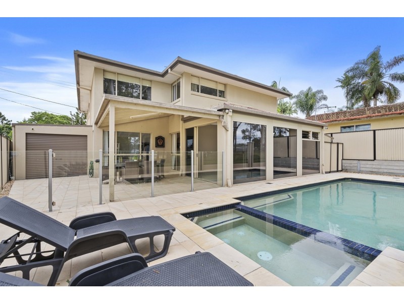 235 Ashmore Road, Benowa QLD 4217