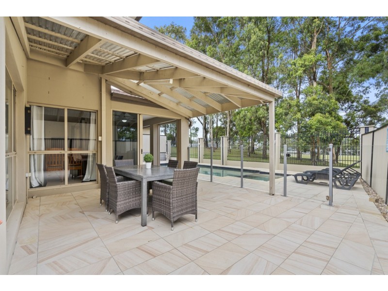 235 Ashmore Road, Benowa QLD 4217