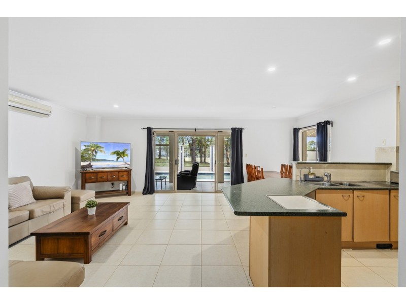 235 Ashmore Road, Benowa QLD 4217