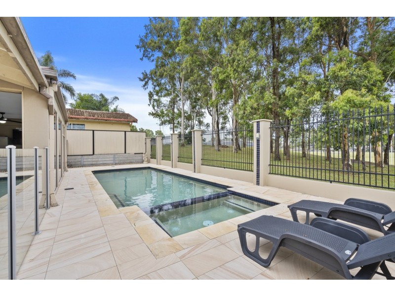 235 Ashmore Road, Benowa QLD 4217