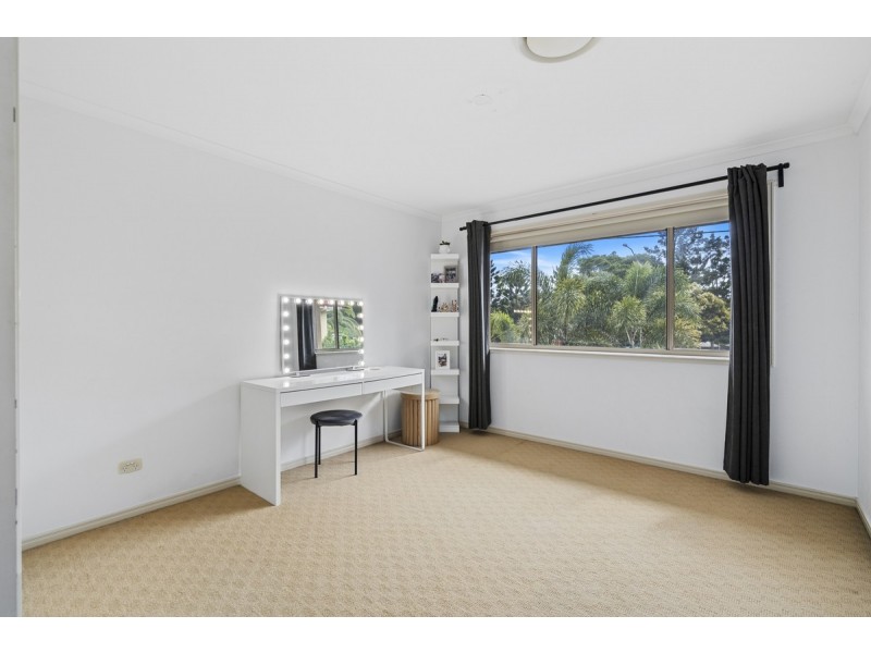 235 Ashmore Road, Benowa QLD 4217