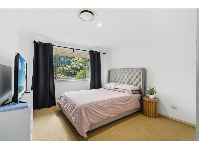 235 Ashmore Road, Benowa QLD 4217