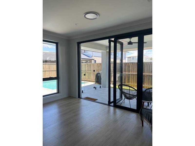 12 Headway Street, Nerang QLD 4211