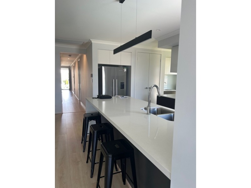 12 Headway Street, Nerang QLD 4211