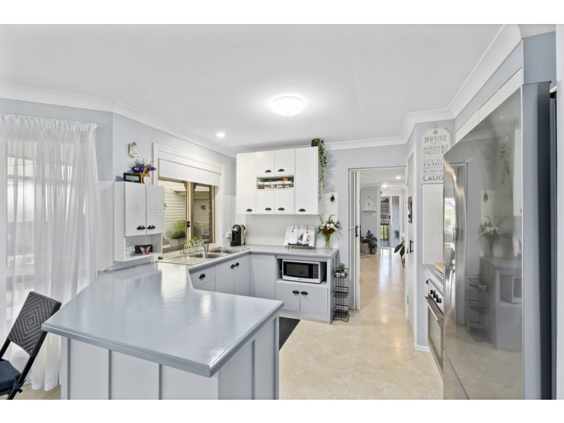 4 Coolawin Place, Nerang QLD 4211