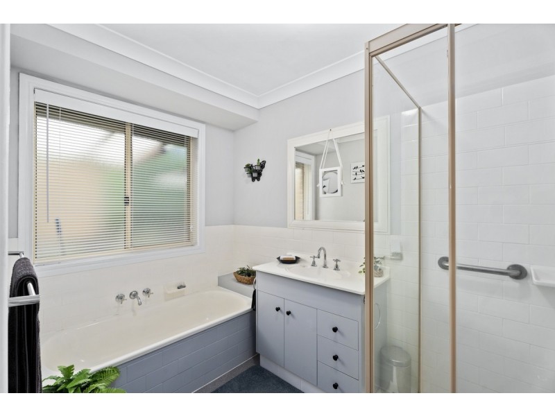 4 Coolawin Place, Nerang QLD 4211